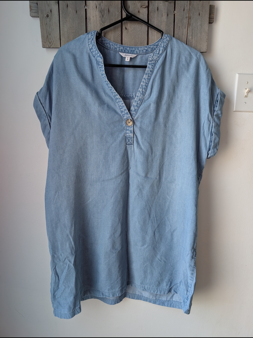 Reitmans Light Blue Short-Sleeve Henley Tunic